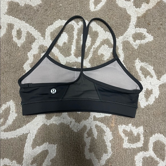 Lululemon sports bra size 04 - Picture 2 of 3